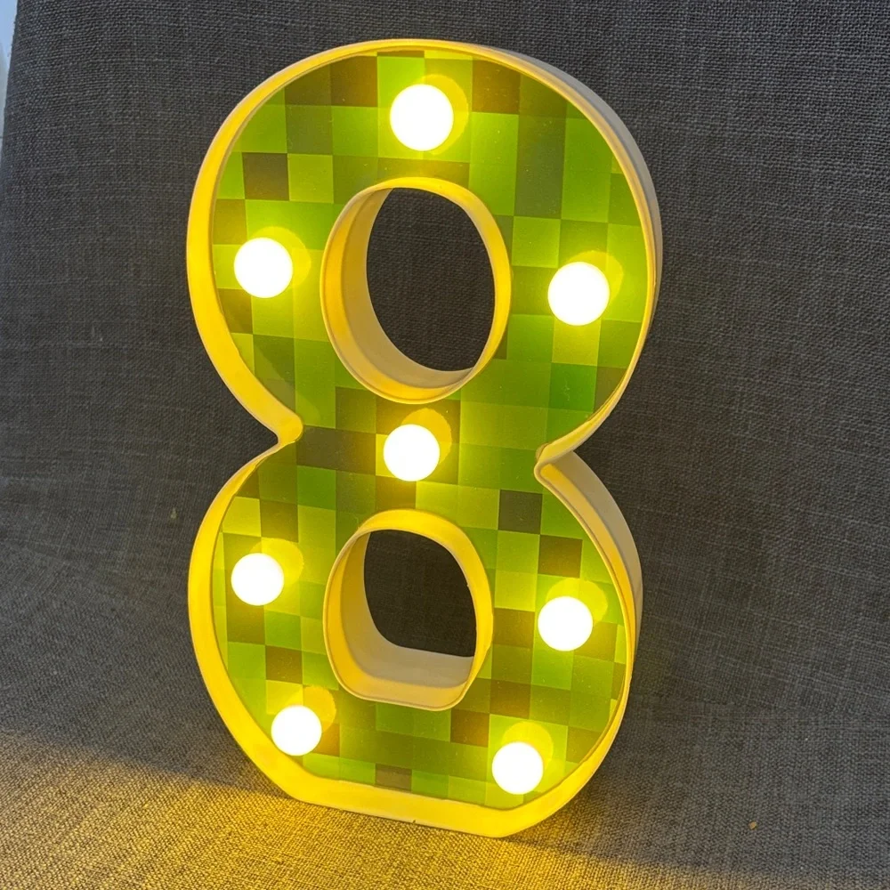 Minecraft Illuminated Green Number 8 Marquee Light Birthday